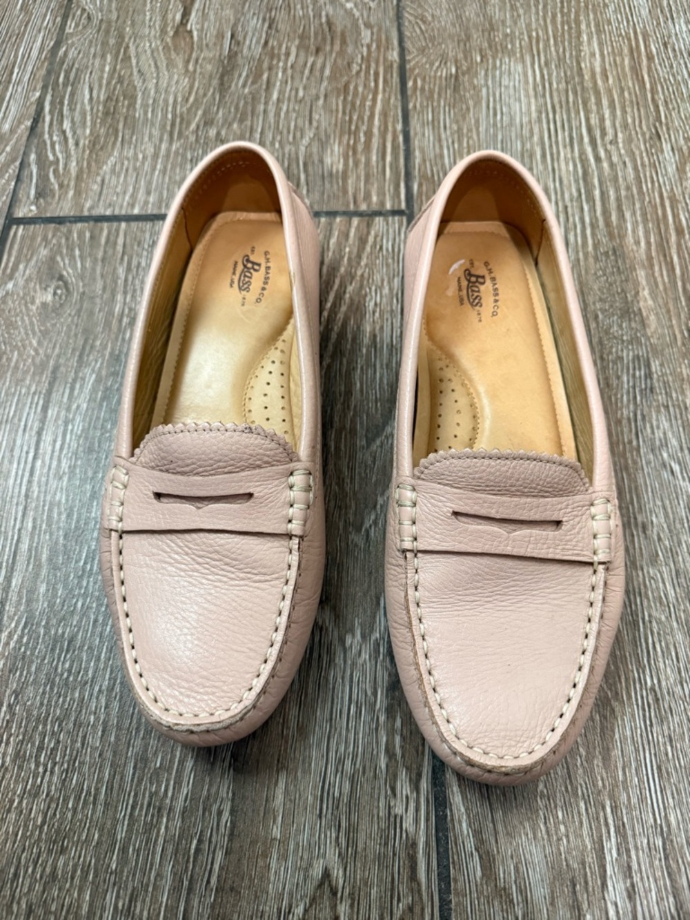 G.H. Bass & Co. Blush Pink Leather Penny Loafers - size 8